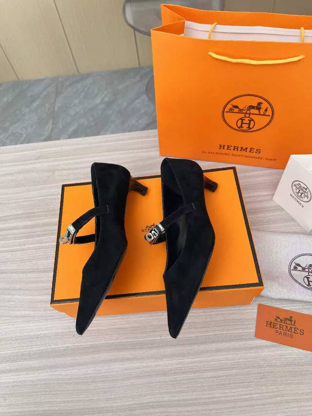 Factory P price women's clothing, women's shoes, sports original top product Her
