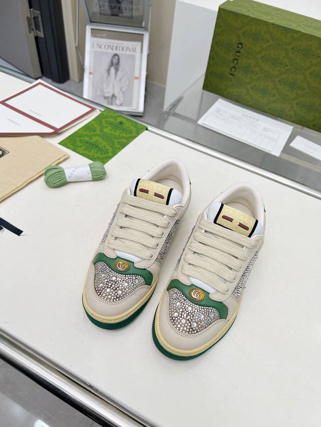 Gucci's latest diamond shoes are stunning at first glance, and they look so hand
