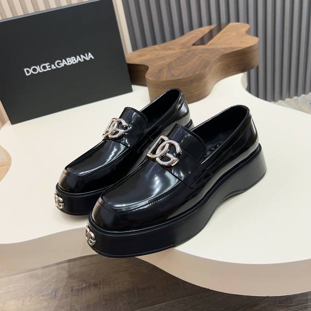 D&G high-end men's thick-soled formal shoes casual leather shoes, a must-have fo