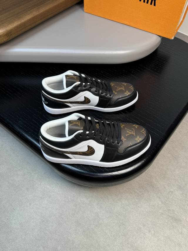 LV* x Nike low-top casual sneakers, made of top-grain leather and original canva