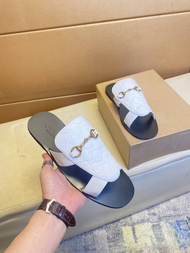 Gucci Spring/Summer Men's Slippers As an active group in the fashion industry, w
