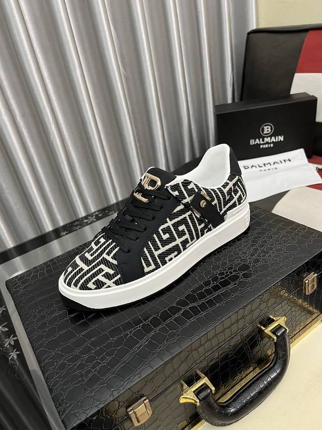 Factory Price: Balmain retro German training shoes, Forrest Gump shoes, fashion