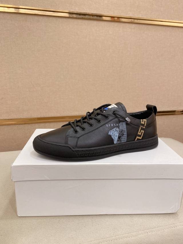 New Versace shoes at factory price. Imported cowhide upper and imported sheepski