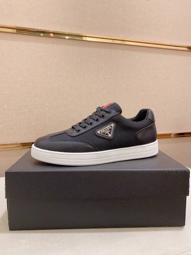 The latest casual and fashionable men's shoes from Prada's official website, the