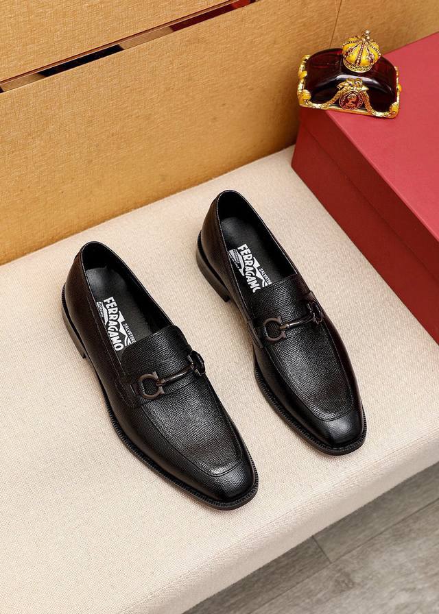 Factory Price Men's Men's Sports Shoes Original Product Trademark: Ferragamo Sal