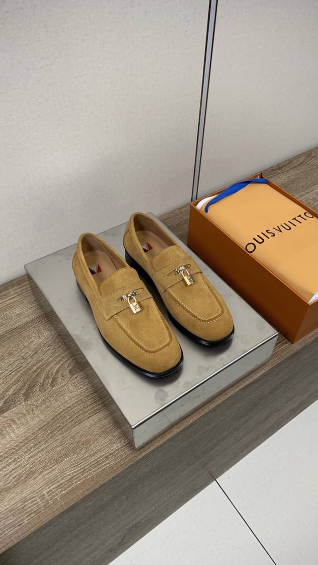 Louis Vuitto* Louis Vuitton men's business casual leather shoes Imported cow sue