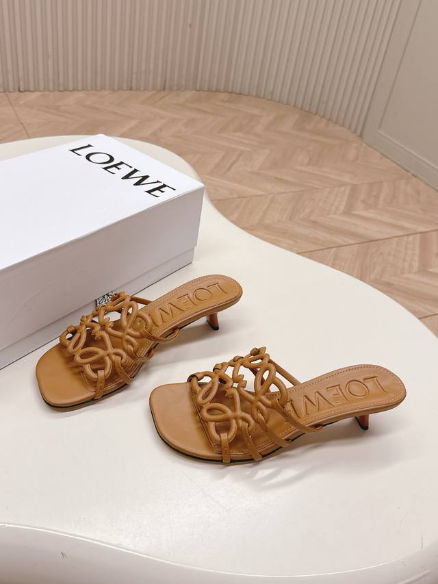Top version Loewe's hot new model with the overall original last, fashionable an