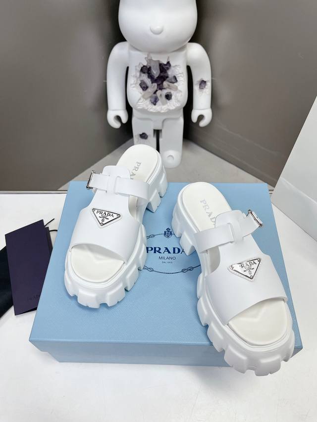Direct sales super hot P direct sales Prada Prada's latest spring and summer saw