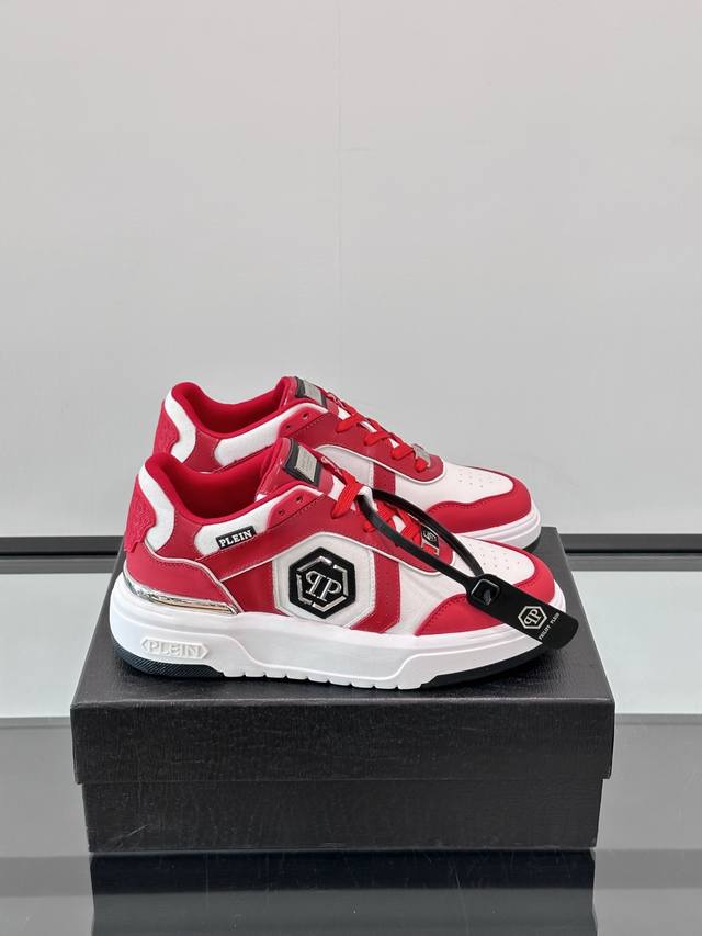 Philipp Plein, a German trendy brand for men, low-top sneakers, cowhide upper de