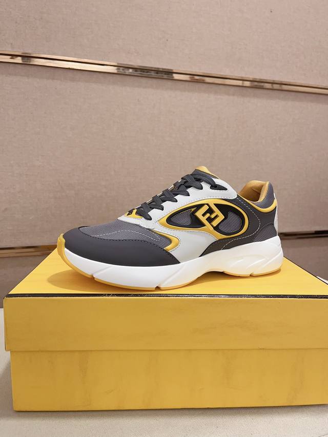 High version Fendi Fendi men's latest casual shoes! Available at the counter! On