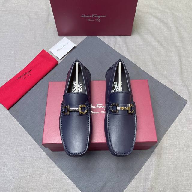 The latest high-end version of Salvatore Ferragamo's moccasins, top quality. The