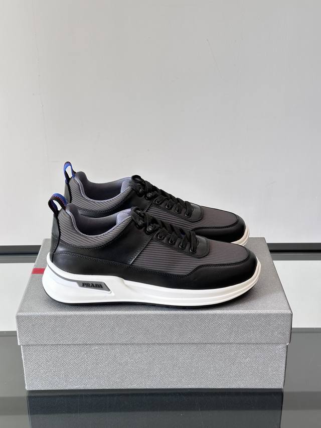 Prada men's new sports casual shoes, the upper of this sports shoe is made of im