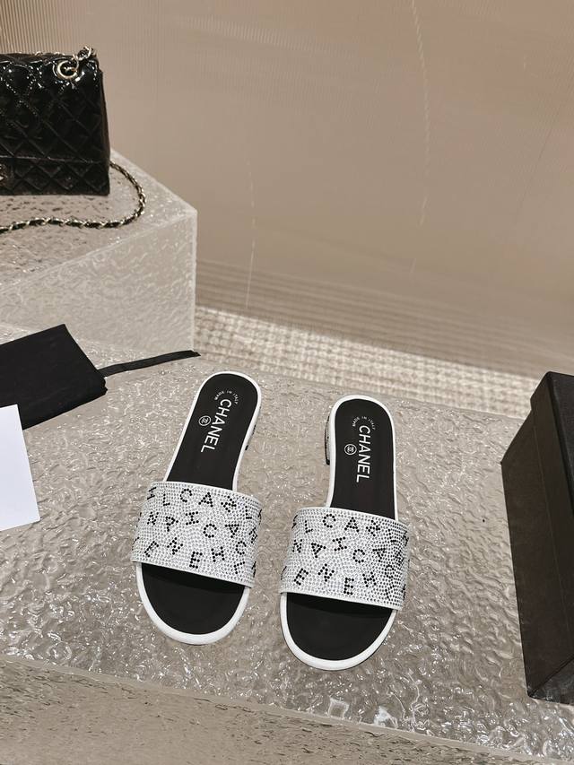 Direct sales women's shoes, women's clothing, Chanel black rhinestones with big