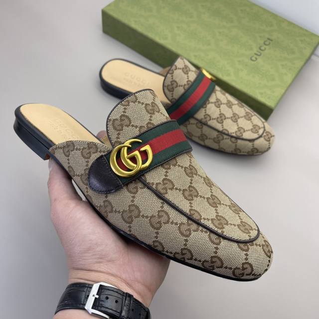 Real price wholesale Gucci classic half-slippers are popular all over the world.