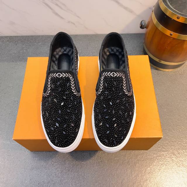 Balenciaga is a high-end German fashion brand. New products are released simulta