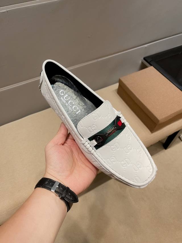 Gucci official flagship store men's casual loafers latest elements are popular a