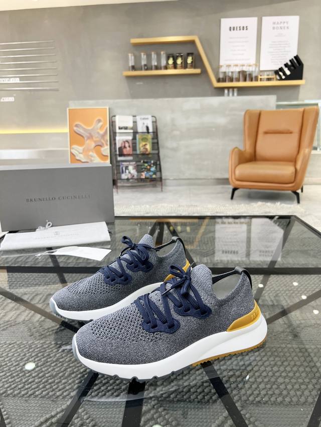Brunello Cucinelli new spring and summer men's shoes are shipped This brand is a