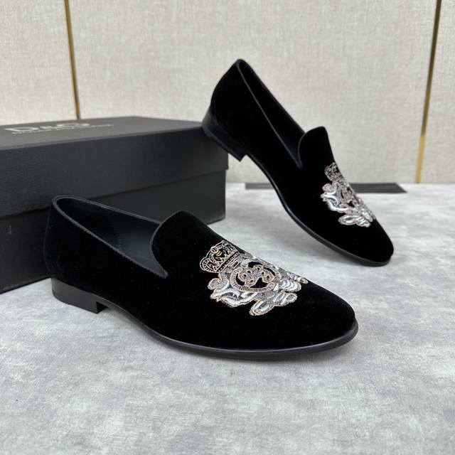 D&G Ariosto series moccasin slip-on suede men's loafers are presented in a new v