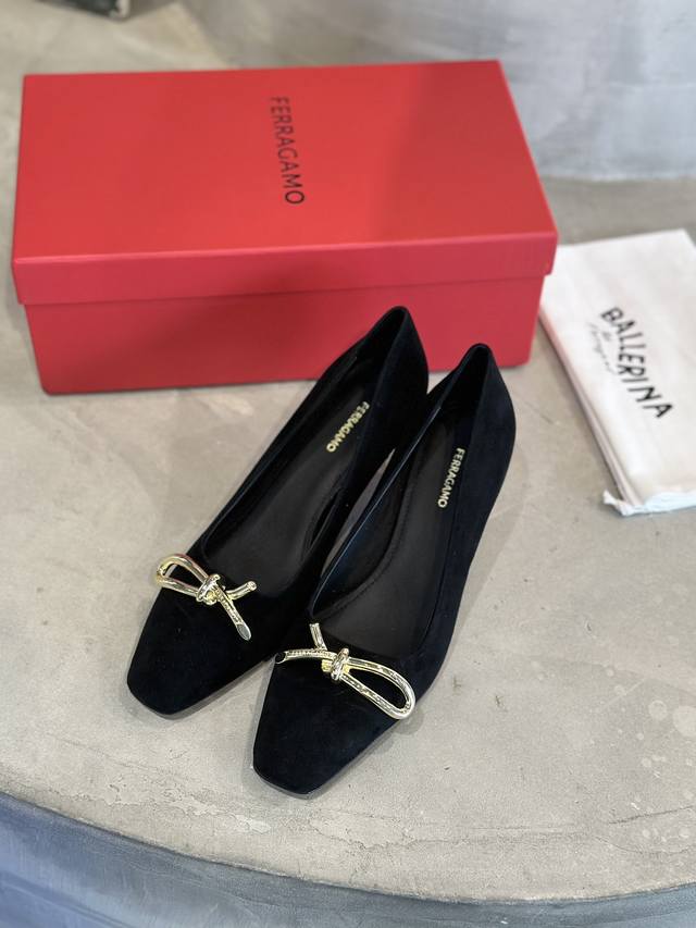 Factory Price Ferraga*O Fila*Mu new version of Vara asymmetrical knotted small s