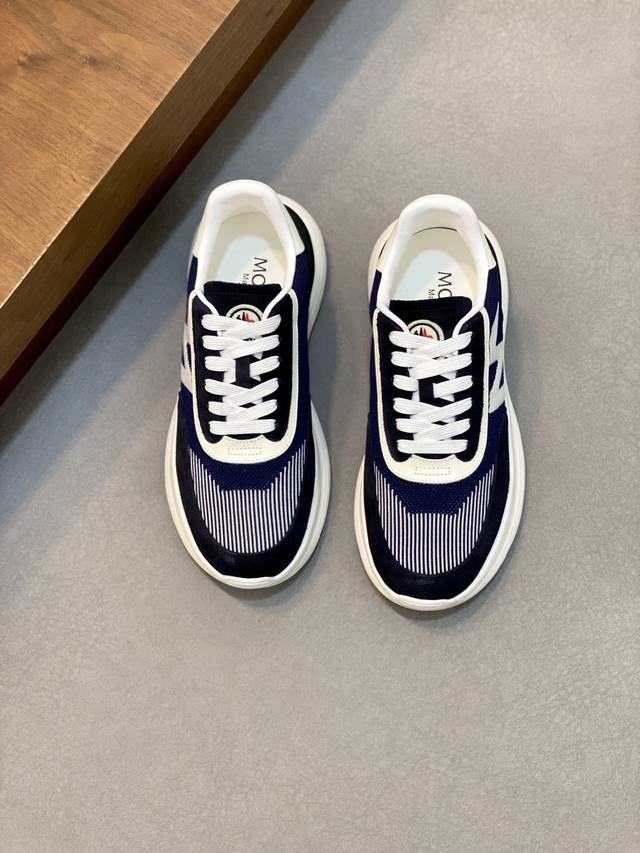 Moncler men's casual sports shoes are comfortable and non-slip. They are made of