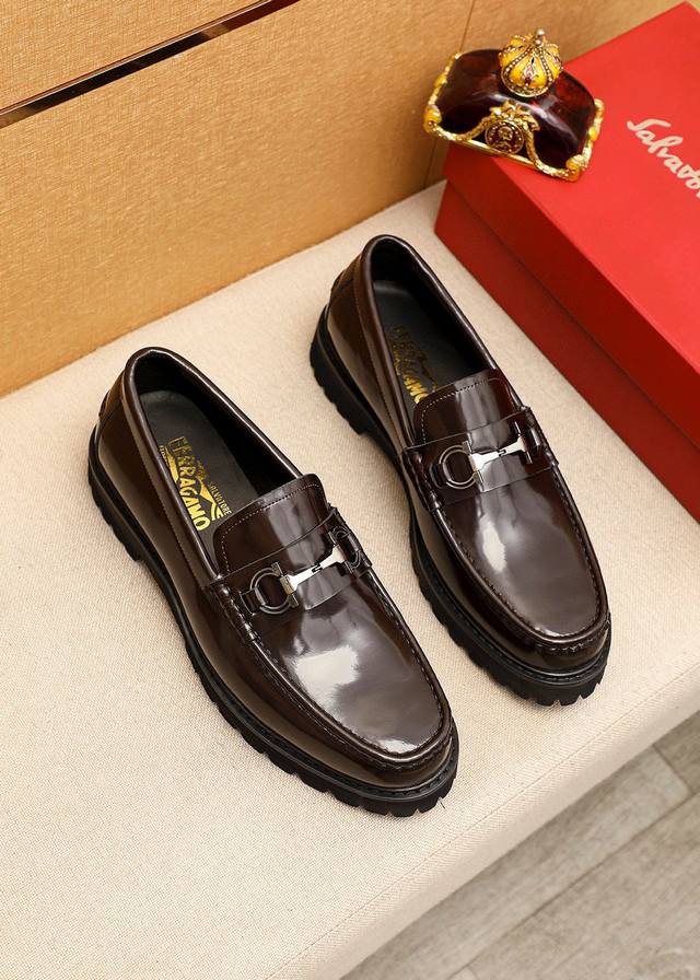 Factory Price Men's Men's Sports Shoes Original Product Trademark: Ferragamo Sal
