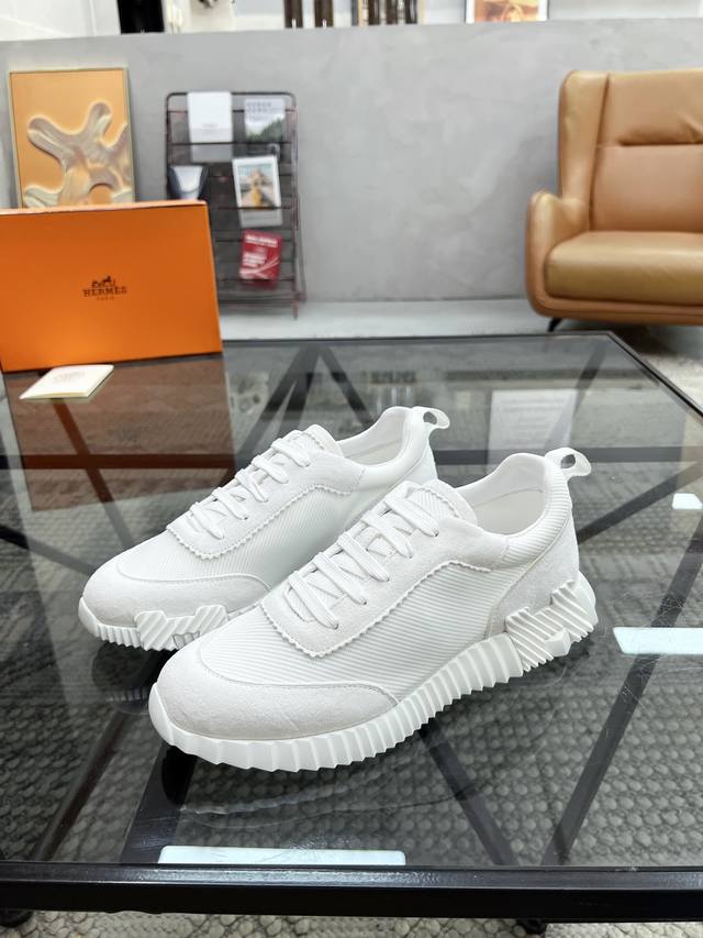 H Top purchasing agent, super popular male god sports shoes, new products are co