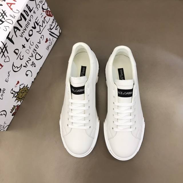 Dg high-end men's casual sports shoes! Imported original cowhide, contrasting co