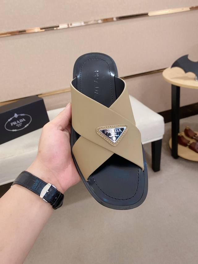 Factory Price: Prada Slippers, Men's Spring and Summer Slippers Counter Synchron