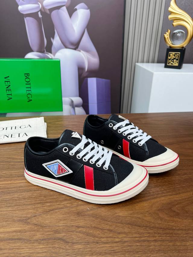 Bottega Veneta's latest Eliot series retro basketball shoes and casual sports ca