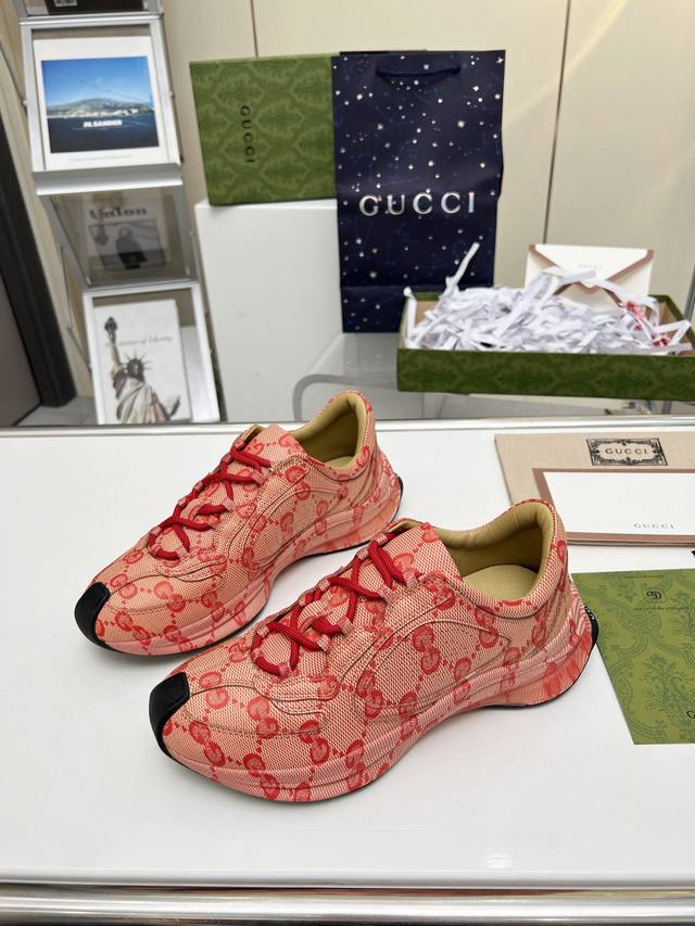 G's latest hit dad shoes lead the trend. The new series continues to find inspir