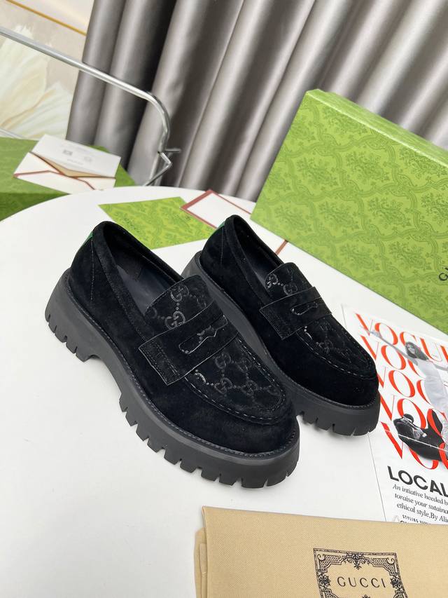 Real price couple style fashion must-have Gucci classic loafers are here The hee