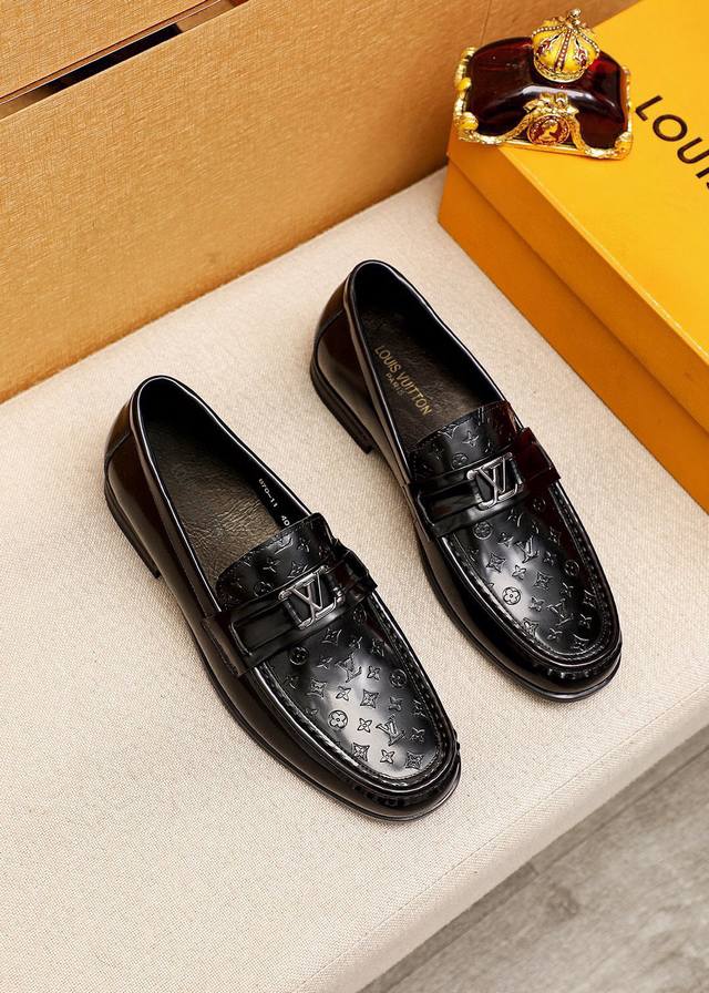 Product trademark: Louis Vuitton casual leather shoes Standard size: 39-44 38.45