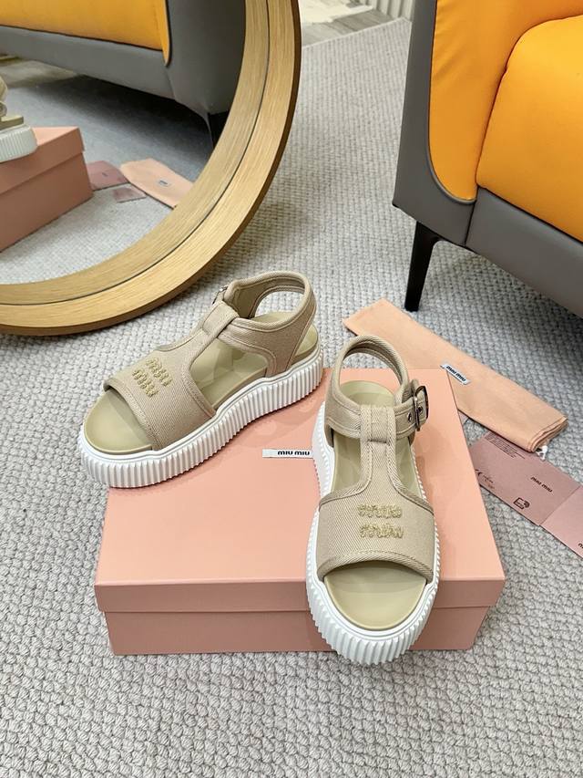 Factory P batch P Miumiu spring and summer catwalk biscuit sandals, thick-soled