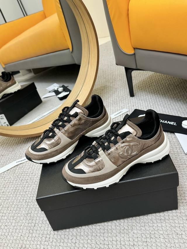 Chanel 25A latest thick-soled casual sports shoes counter synchronization counte