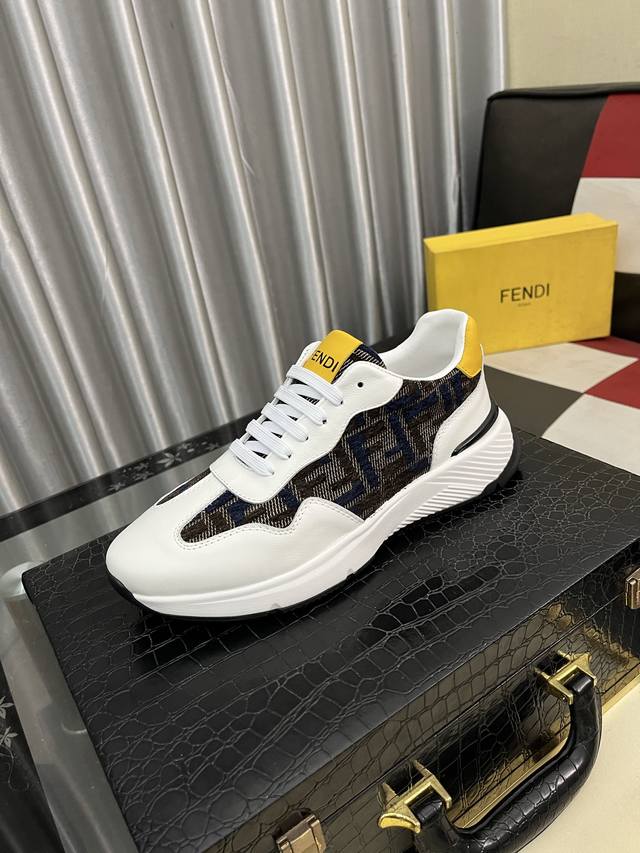 Fendi's latest men's casual shoes! Available at the counter! A one-to-one replic