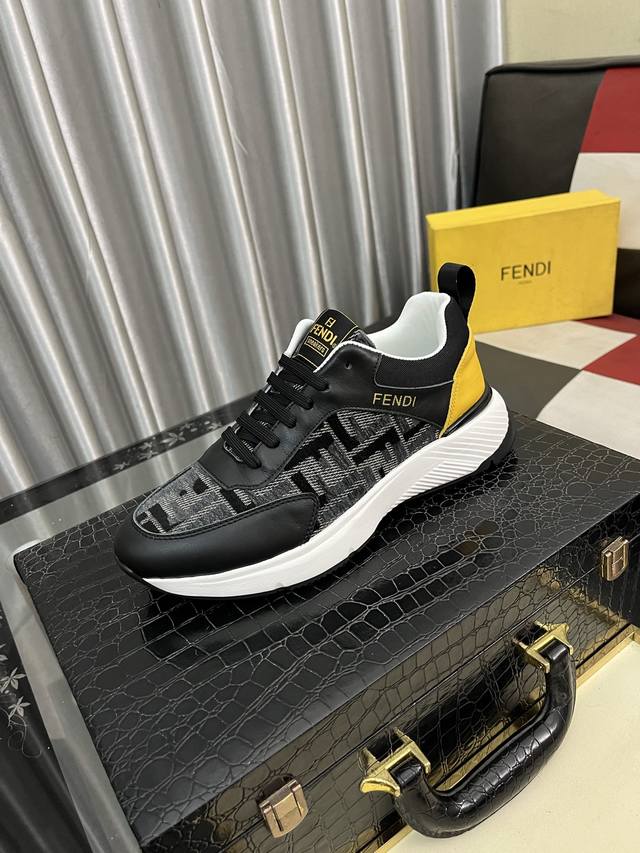 Fendi's latest men's casual shoes! Available at the counter! Made of imported fi
