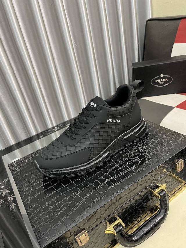 Factory Price: Prada men's classic casual shoes, imported top layer cowhide with