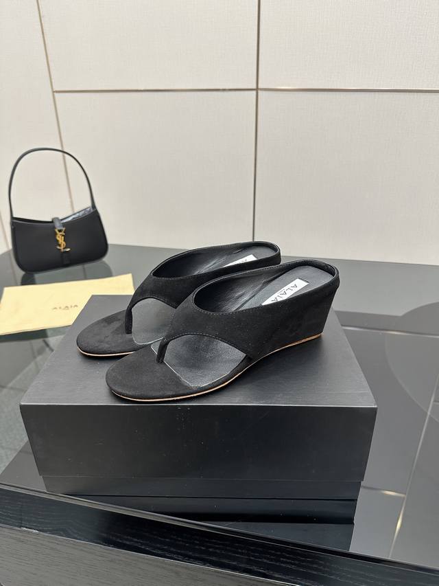 Silk 310 Sheep and woven Alaa triangle thick-soled wedge slippers High Love Alaa