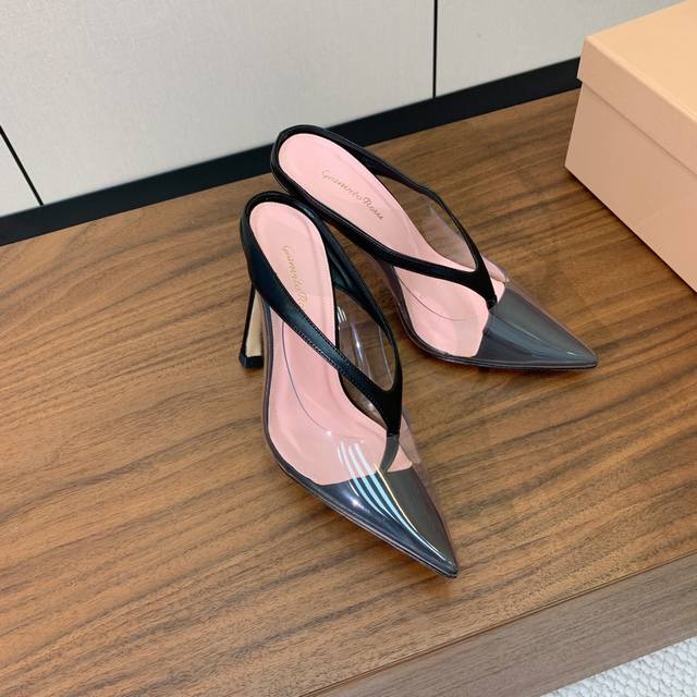 Gianvit* Ross* film colorblock high-heeled slippers. Adhering to the traditional