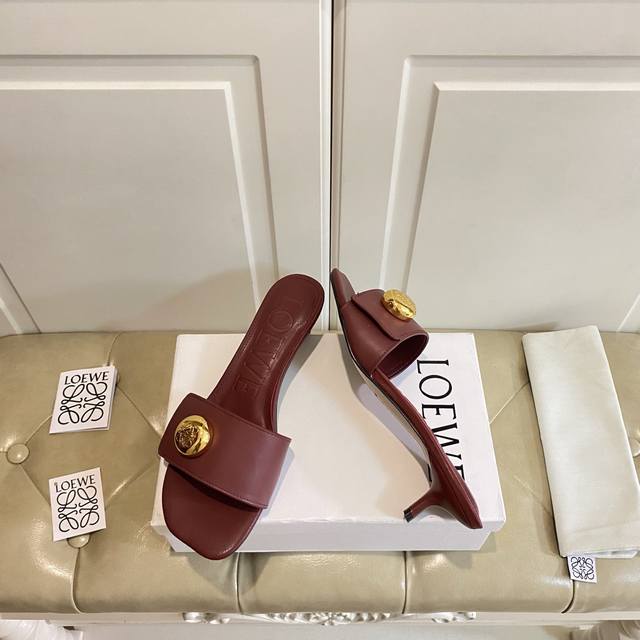 Rubber sole, leather outsole, Loewe new style low heel slippers, cowhide surface
