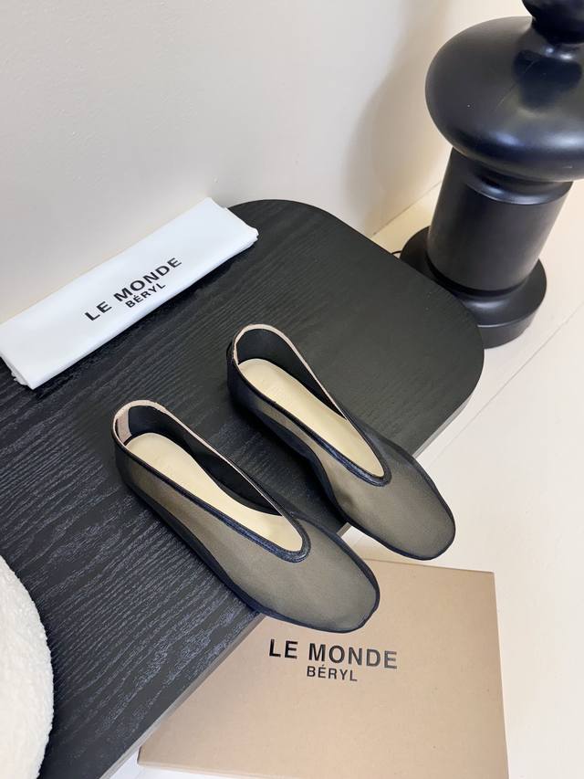 Le Monde Beryl2025 spring and summer new minimalist mesh flat sandals! Mesh is a