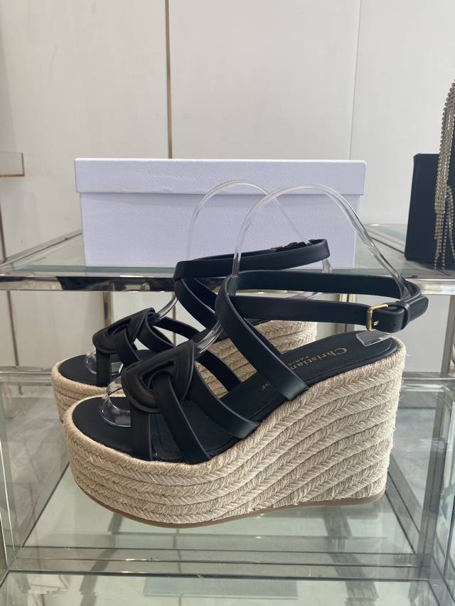 Dior 25Ss new spring and summer fairy style wedge sandals Simple and versatile,
