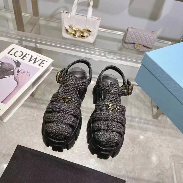 Factory P price Upgraded version of Prada pig cage shoes, sawtooth Roman woven t