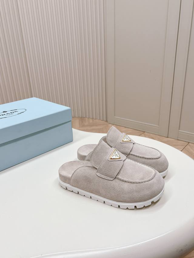 Latest series! Prada's new spring and summer sandals, triangle buckle bread-toe