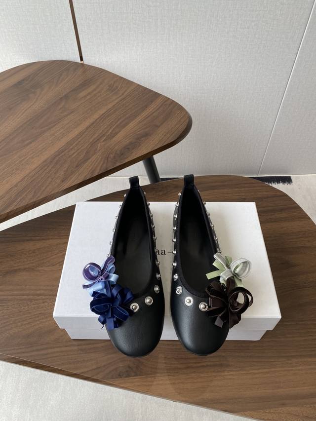 Niche brand Paloma-Wool 2025 spring and summer new flower ballet shoes rivet fla