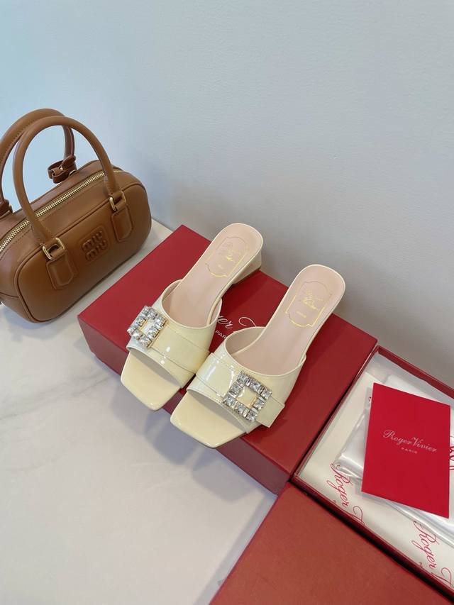 is so beautiful, who can refuse Rv's favorite Muller sandals, exquisite and rela