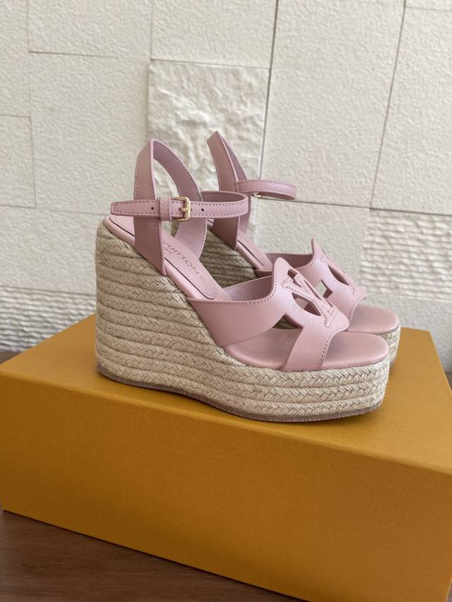 Top version: Lv Louis Vuitton, Helios series wedge sandals Hollow Lv Circle logo