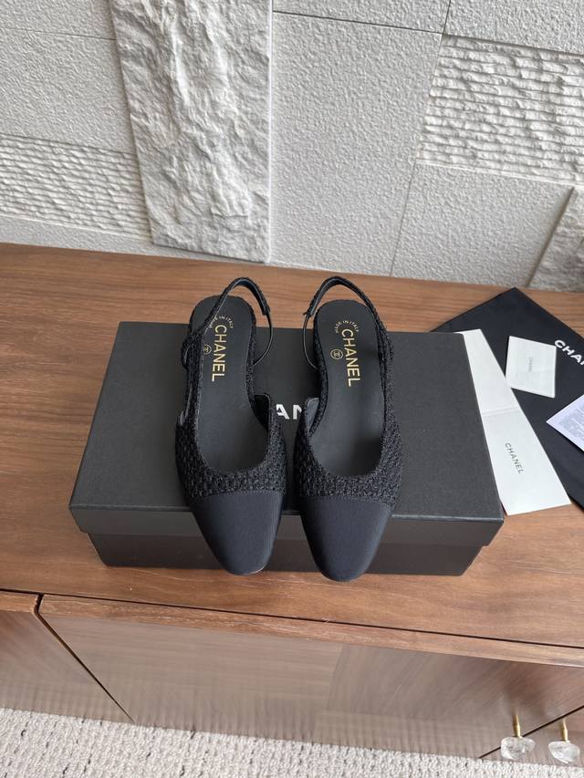 Top version: Chanel 25Ss Spring and Summer new flat-bottomed thick-heeled sandal