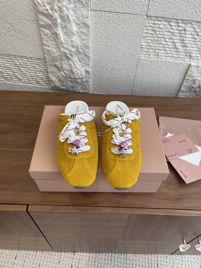 Top version: Miumiu 25Ss Spring/Summer new flat-soled half-slip mule sneakers Th