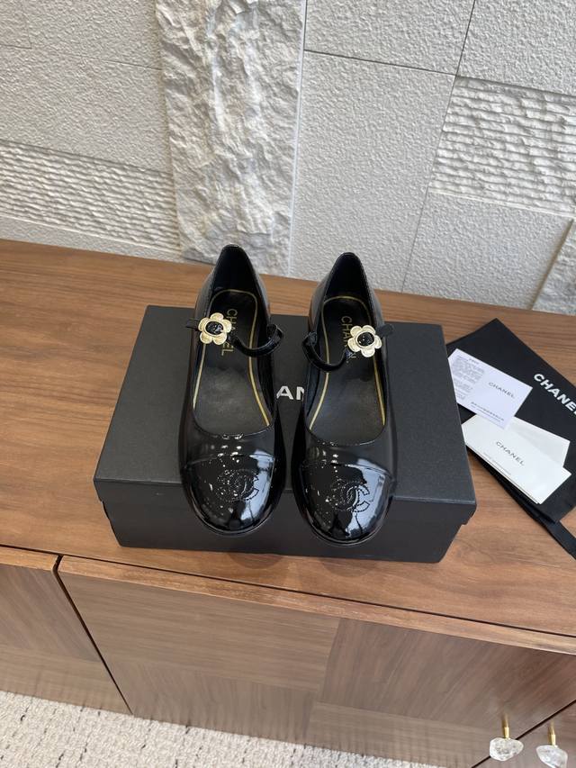 Top version: Chanel 25Sss new spring and summer camellia buckle flat Mary Jane s